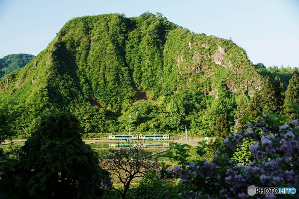 鷹町山とキハ120！