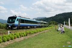 観光列車「さとの号」が案山子が出迎える奥会津を往く！