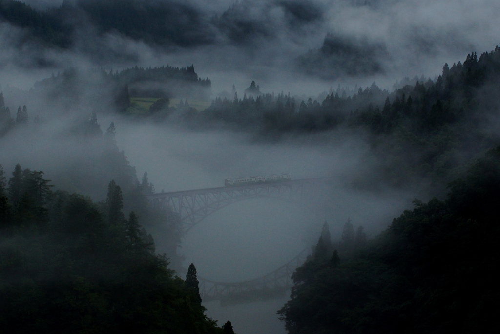 墨絵の世界と水墨画