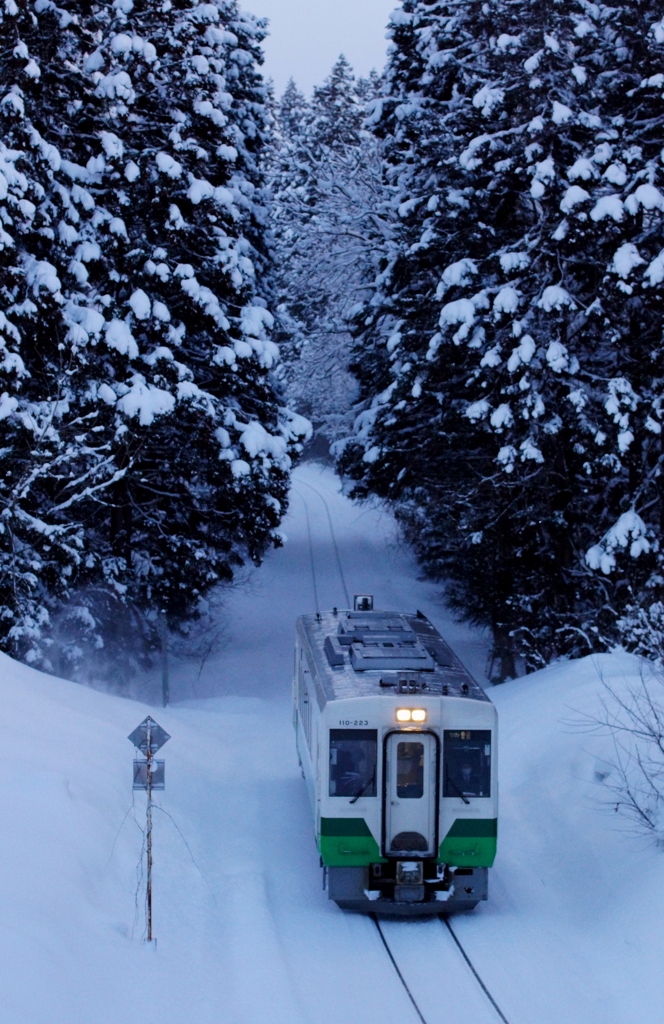 七折峠を往くキハ110のヨンマル塗装！①