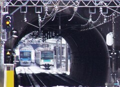 小田急4000系とJR E233系の離合！