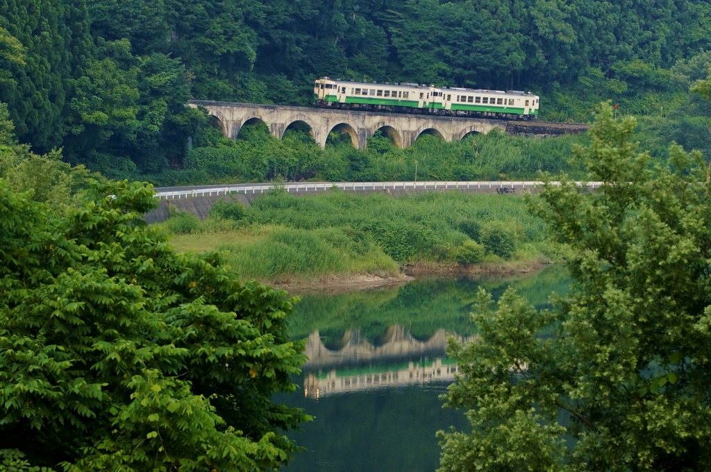 只見線のめがね橋水鏡 By トッシータマ Id 写真共有サイト Photohito