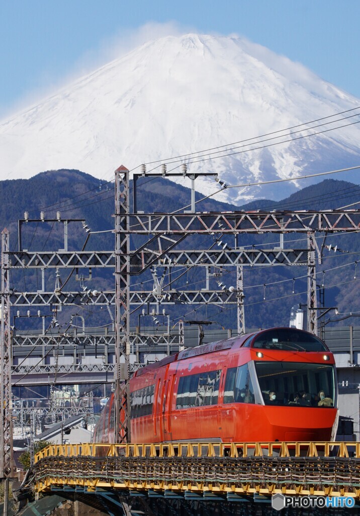 小田急ロマンスカーGSEと富士山！