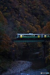 只見線　山区間の紅葉！