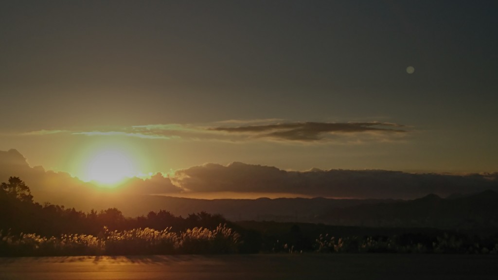 連休初日の駿河湾SA夜明け❗
