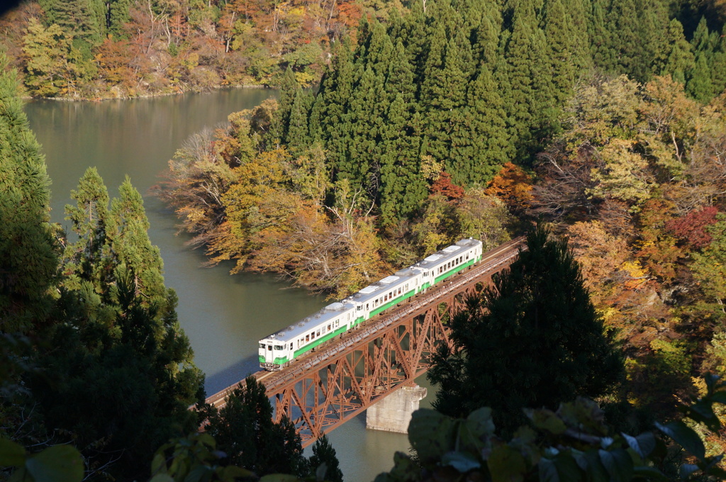第３橋梁を渡るキハ！