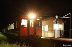 只見線　田舎駅の夜！