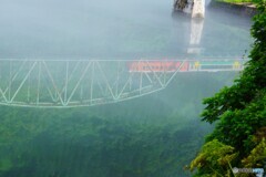 川の水面に映った水鏡！