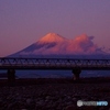夕暮れの紅富士と新幹線！