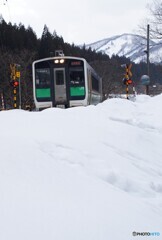 キハE120が迫る！