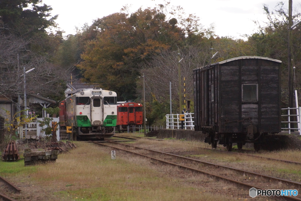 里見駅でキハ40同志の顔合わせ！