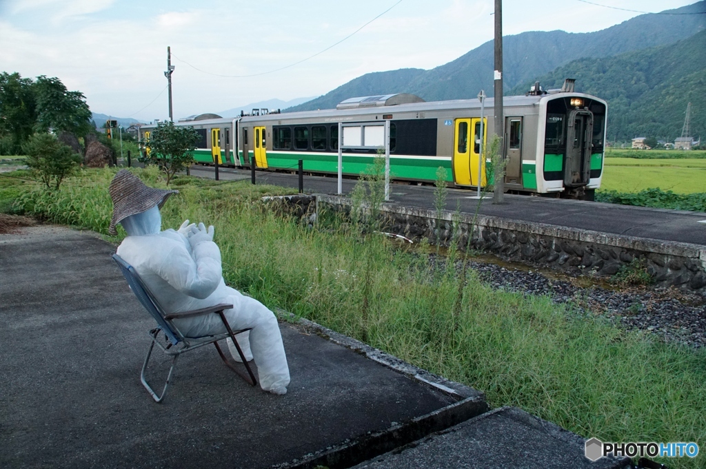 おじさん案山子がお出迎え！