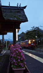 夜明けの湯野上温泉駅！