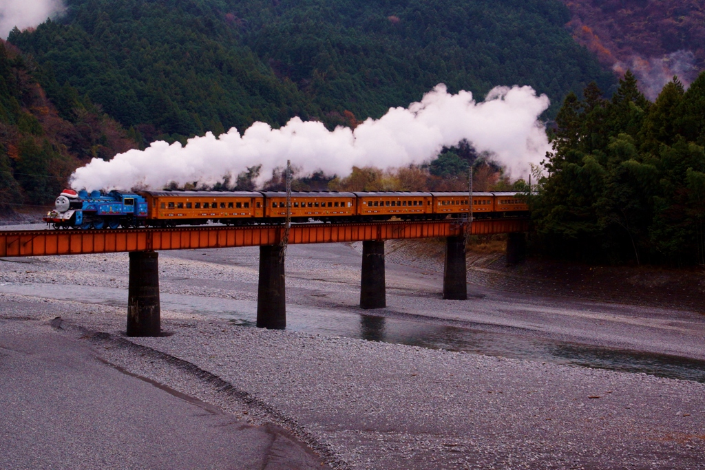 山中の大井川第３橋梁！