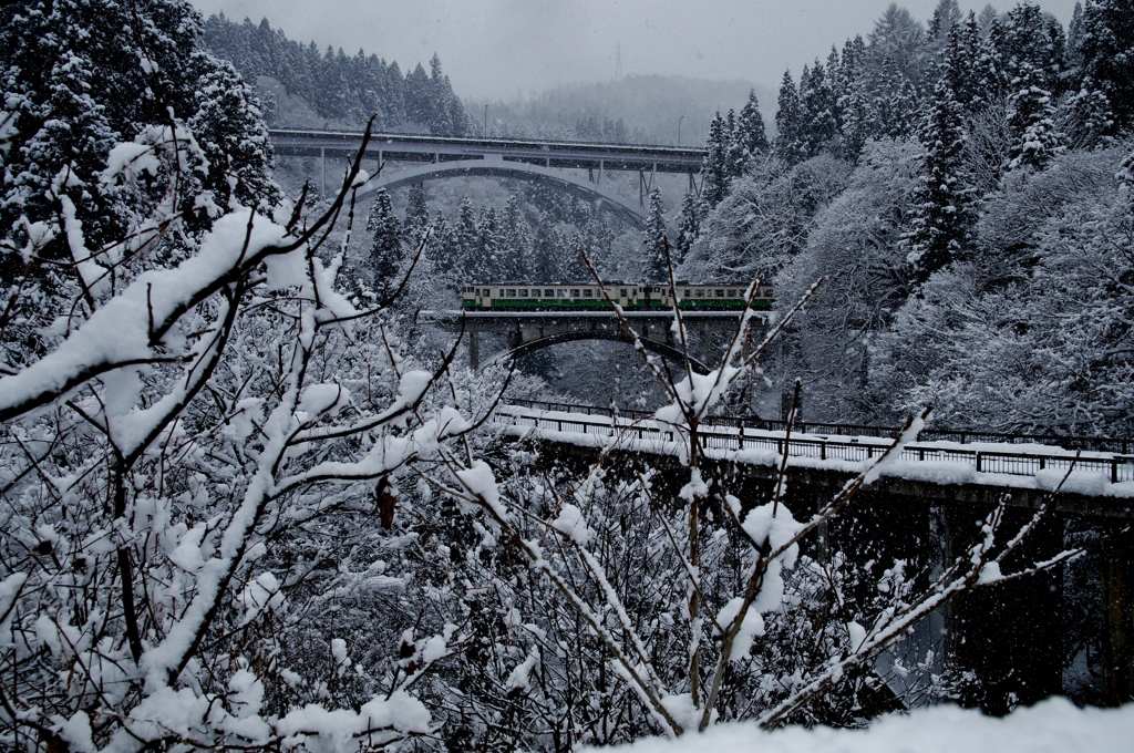 三連アーチ橋の雪景色！