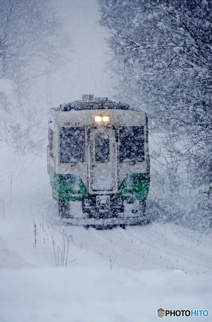 雪の中を奮闘！キハ110