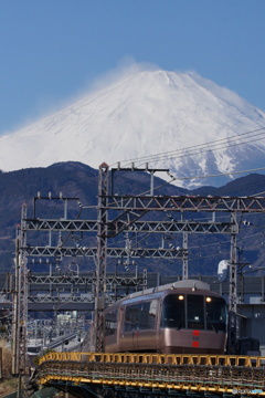 小田急ロマンスカー（EXE）と富士山！