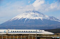 ドアップの富士山と新幹線！