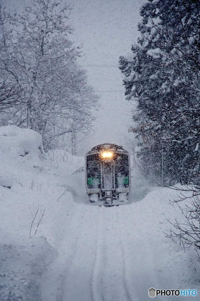 雪が降っている中の423D驀進！①～③の中の②