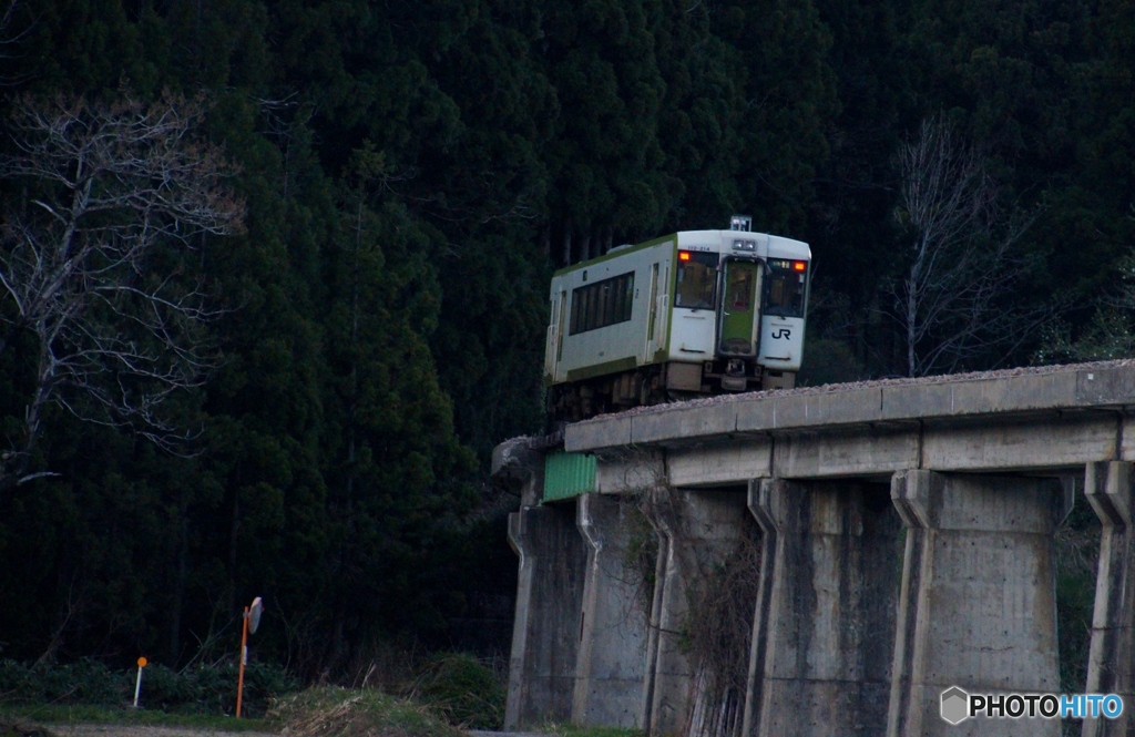 只見線　夕暮れの叶津川橋梁！