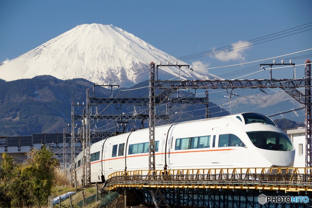 小田急ロマンスカーVSEと富士山！