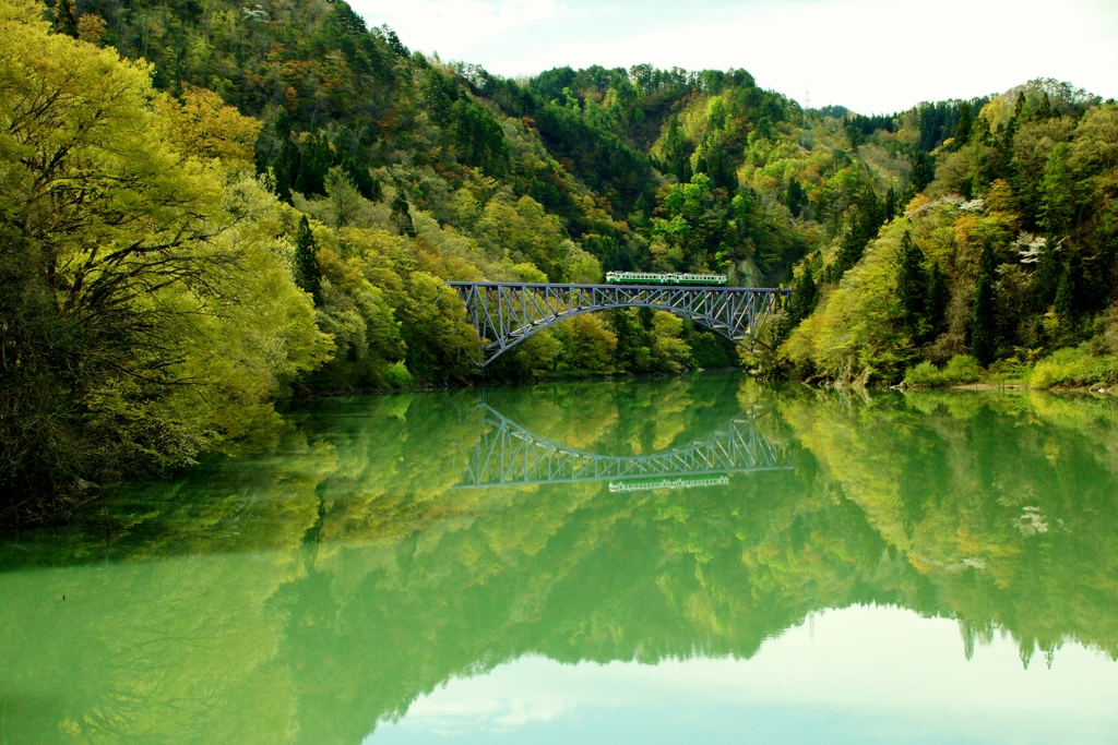 「令和」の幕開けに相応しい水鏡！