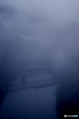 濃霧の中の始発列車！②　第３橋梁！