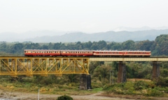一戸橋梁を渡る臨時列車ぐるり周遊号