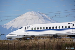 富士山と新幹線　どちらもクローズアップ！
