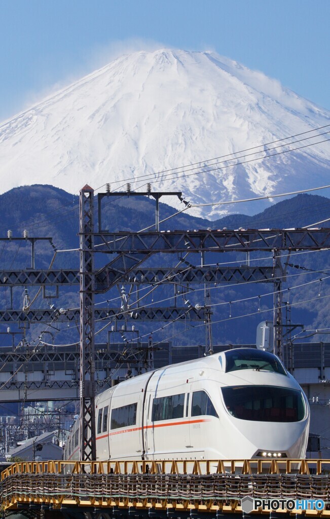 富士山と小田急ロマンスカーVSE！