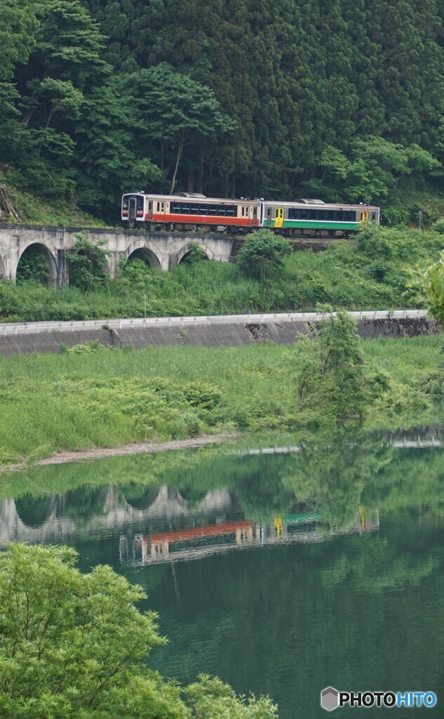 只見川に水鏡を残して！
