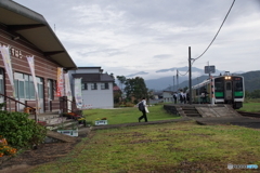 只見線　越後須原駅　朝の通学情景！
