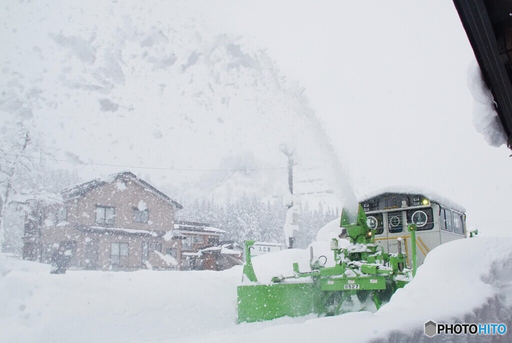 排雪中のラッセル車！
