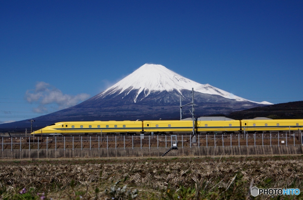 念願のドクターイエローと富士山！