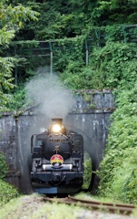 トンネルから出たＳＬ！