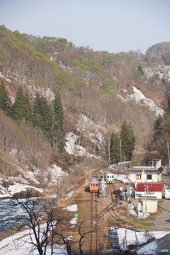 只見線大白川駅　早朝の列車交換！