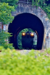 トンネルに突入の瞬間！