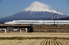 冠雪後の富士山と新幹線！②（完）