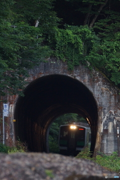 トンネル突入望遠撮影！