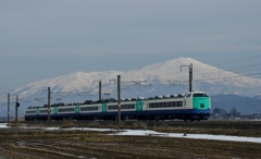 全容の鳥海山＆485系3000番台