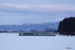 雪原を走るキハ！