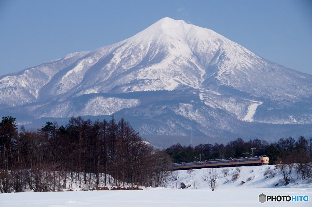 雪景色　磐梯山と485系電車！①～③の中の①
