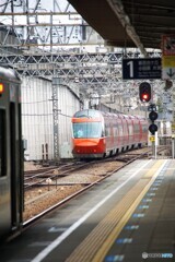 団体臨時列車のCSEロマンスカーが出発！