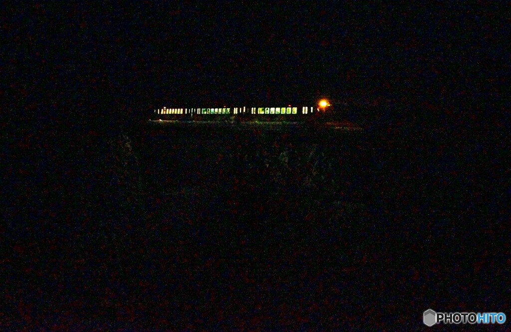 夜明け前の只見線上り始発列車！