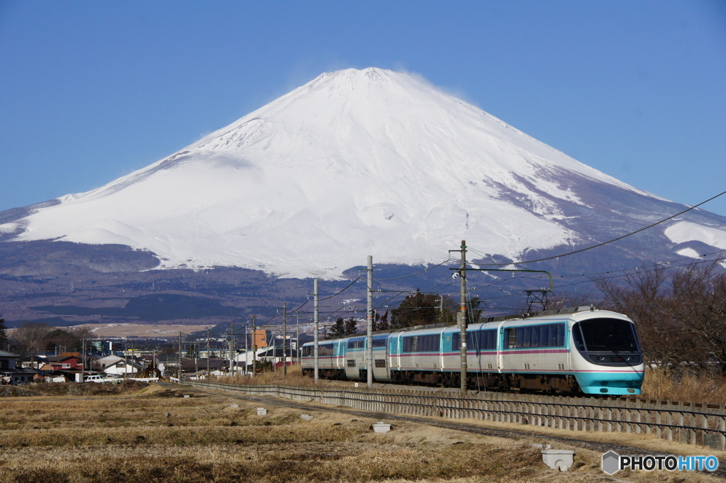 富士山と旧小田急ロマンスカー20000系！