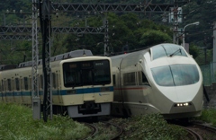 小田急同色カラー電車の離合