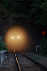 トンネルの中に霧❓