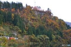 早戸駅に到着の上り列車！