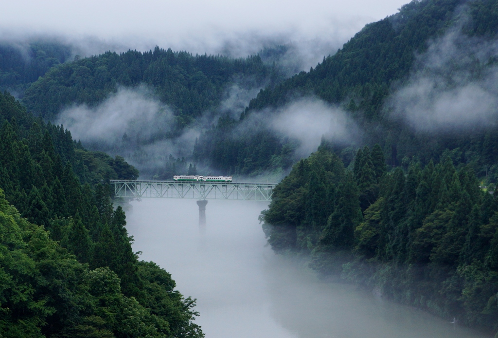 遭遇した川霧と山霧