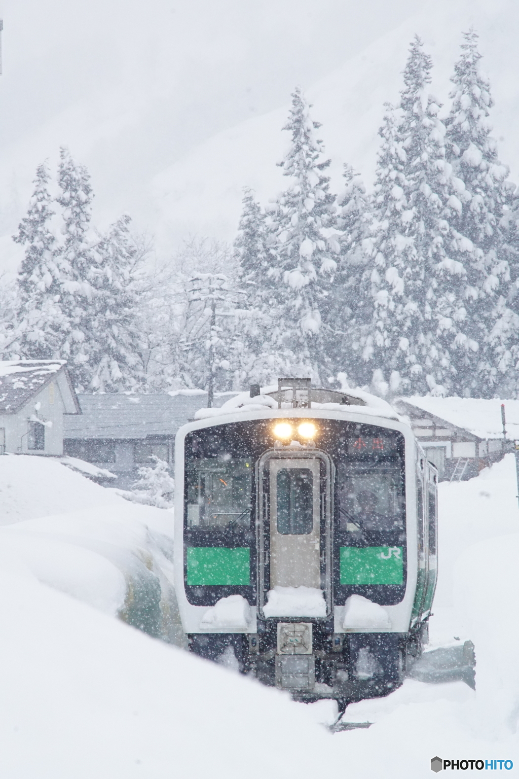 入広瀬駅に到着する只見線のキハE120！
